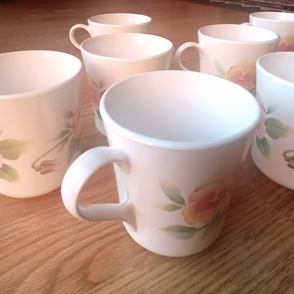 *Vintage Corning Wear, Corelle,  Summer Blush pattern, 8 cups, 8 saucers - Picture 16 of 16